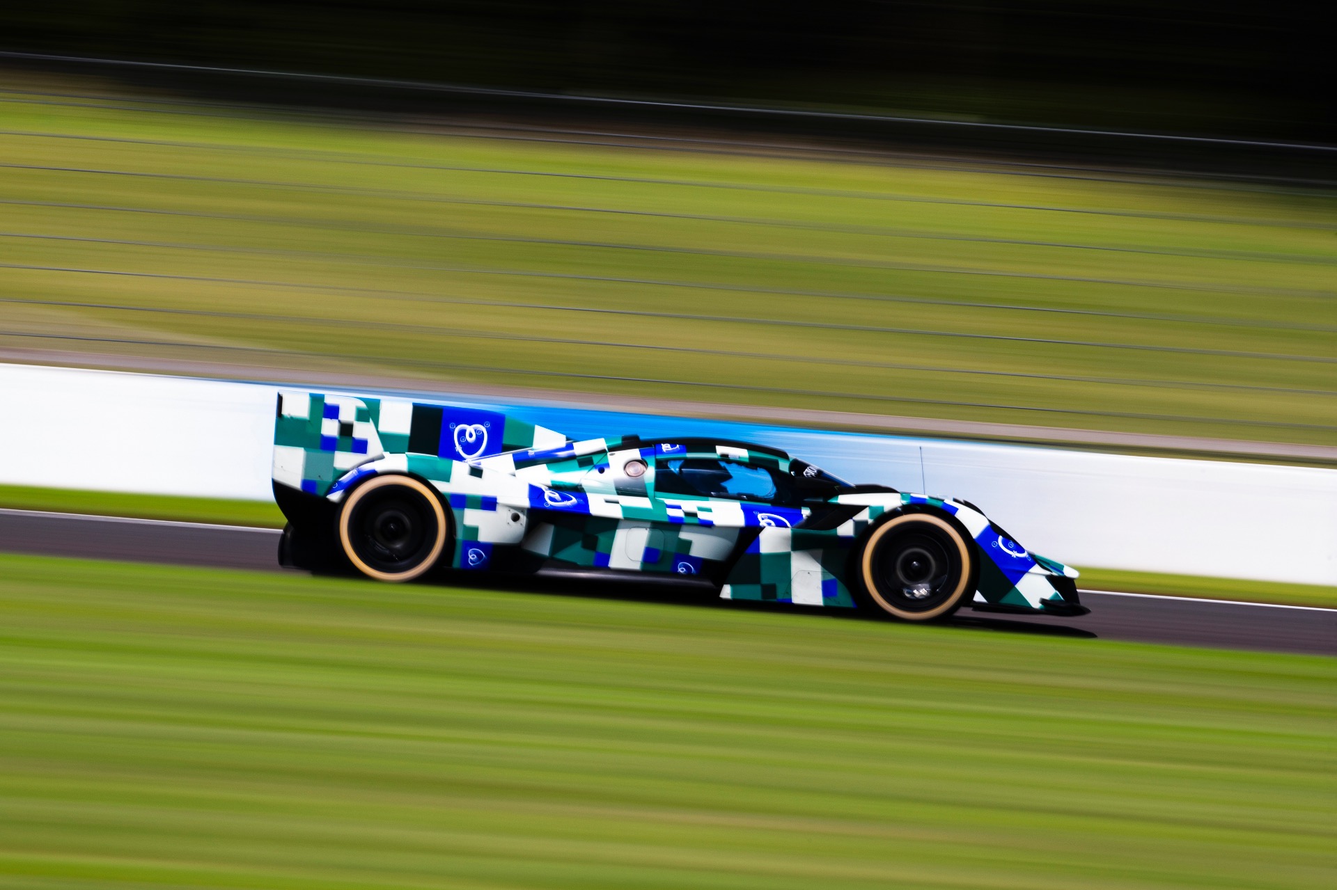 La Valkyrie AMR-LMH fera son apparition en WEC et en IMSA en 2025. (Crédits : Aston Martin)